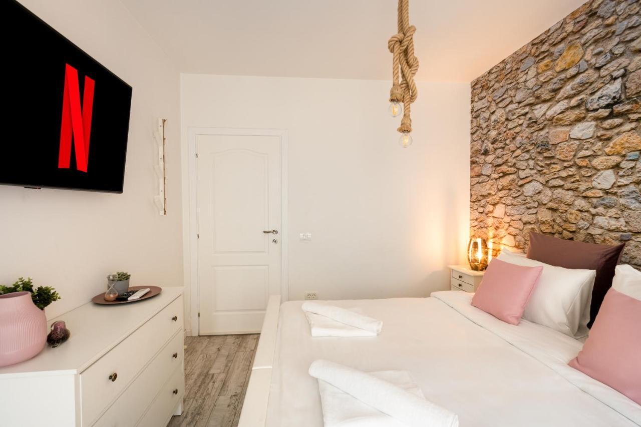 Metropole Apartments Ateneum Residence บูคาเรสต์ ภายนอก รูปภาพ